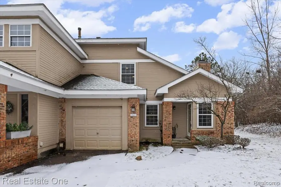 6622 Fieldstone, West Bloomfield, MI  - Image #2