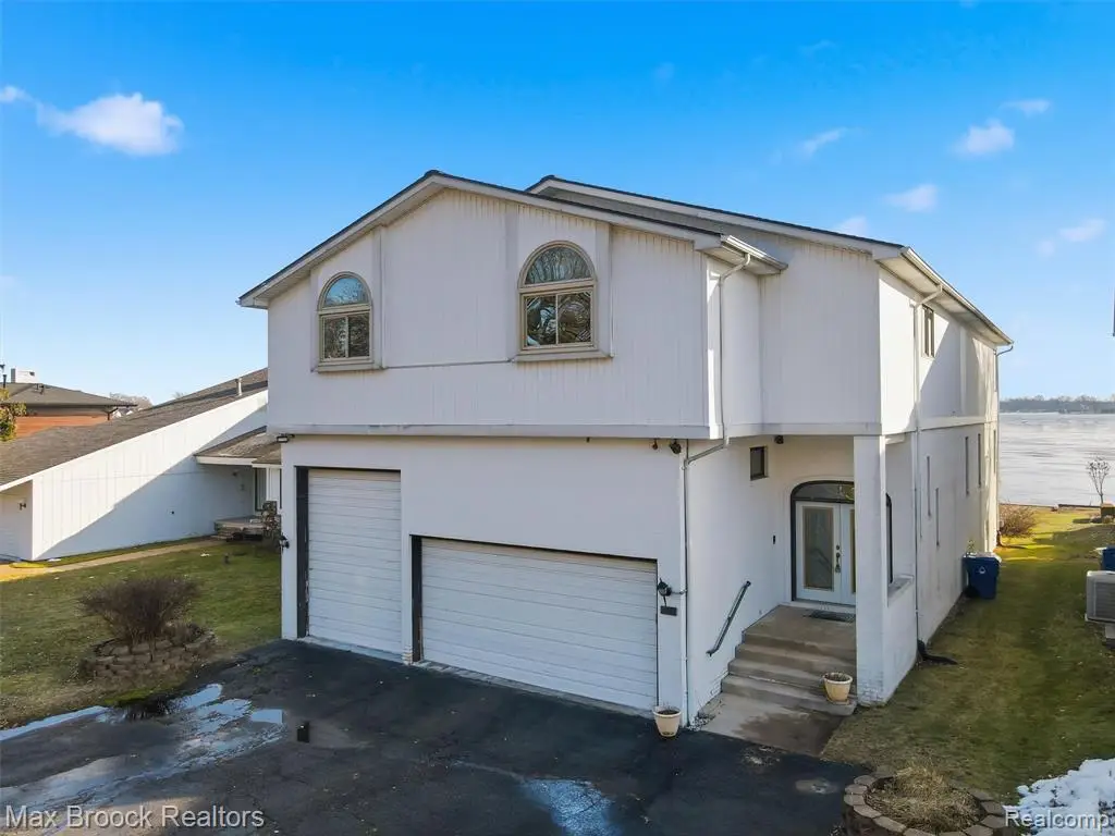 3717 Lake Front, Waterford, MI 48328 - #1
