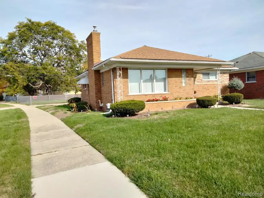 16405 W Collinson, Eastpointe, MI 48021 - #2