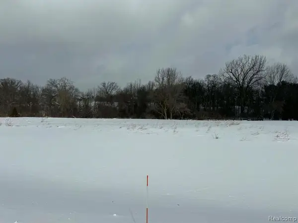 576 Brookside, Oxford, MI 