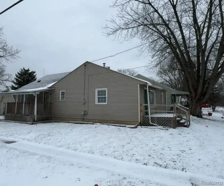 2099 Brady, Burton, MI 48529 - #2