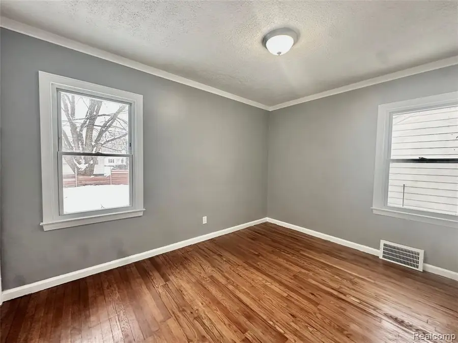 18948 Kenosha, Harper Woods, MI 48225 - #3
