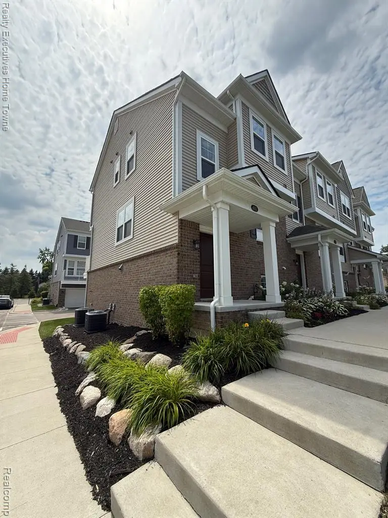 4931 Treeside, Troy, MI  - Image #2