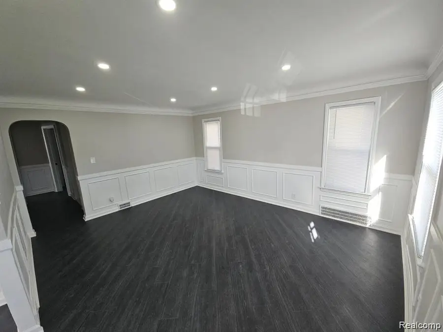 20300 Elkhart, Harper Woods, MI 48225 - #3