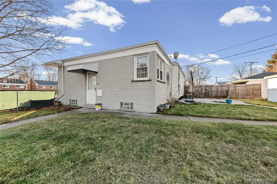 27616 Sheridan, Garden City, MI 48135 - #3