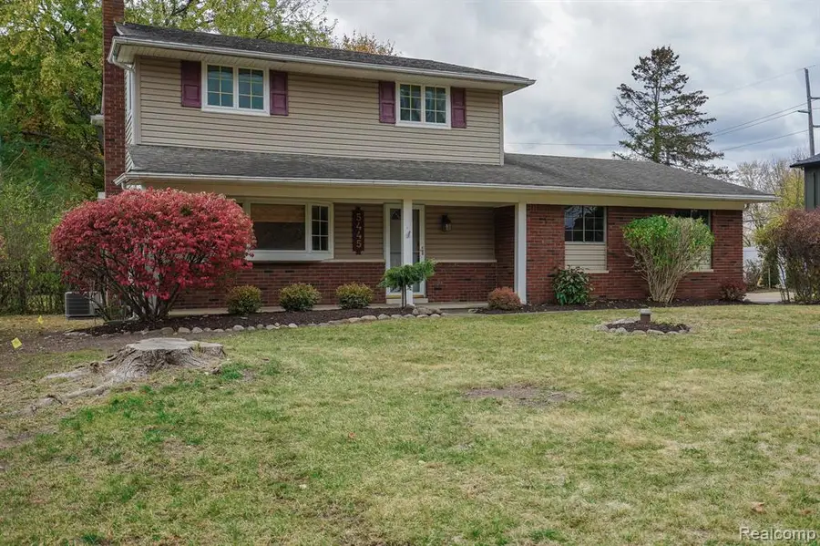 5445 Frankwill, Clarkston, MI  - Image #2