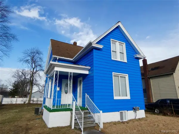 81 Fessenden, Mount Clemens, MI 