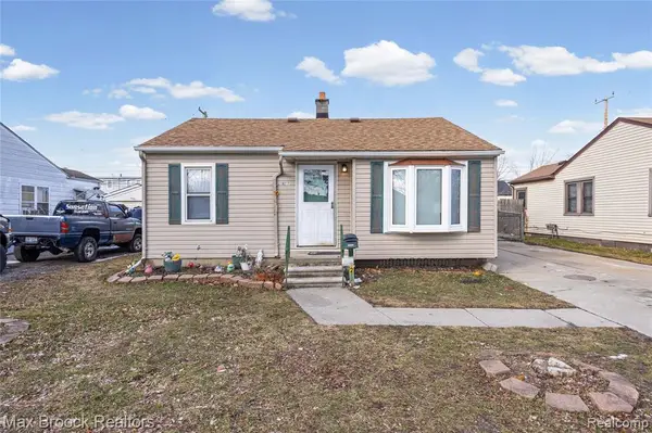 19217 Birmingham, Roseville, MI 