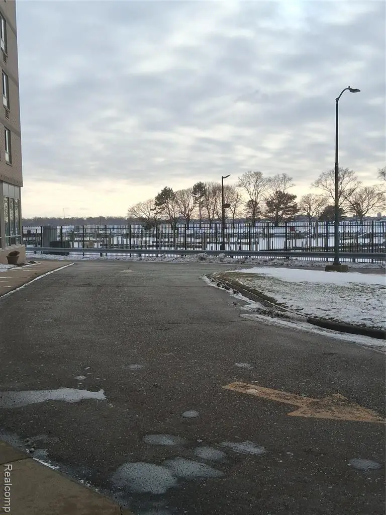 8900 E Jefferson #725 & 726, Detroit, MI 48214 - Image #2