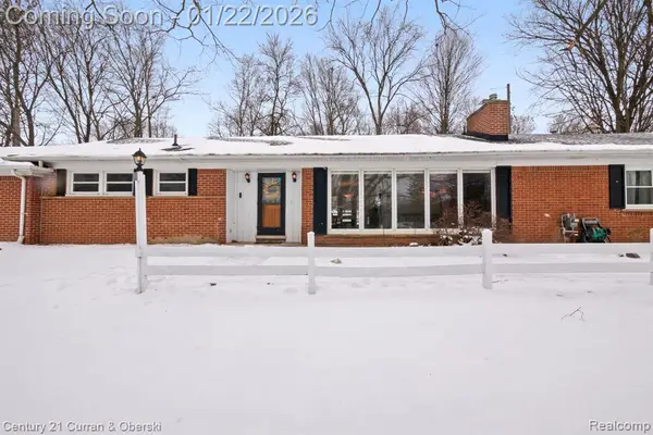 33870 Cotswold, Farmington, MI 