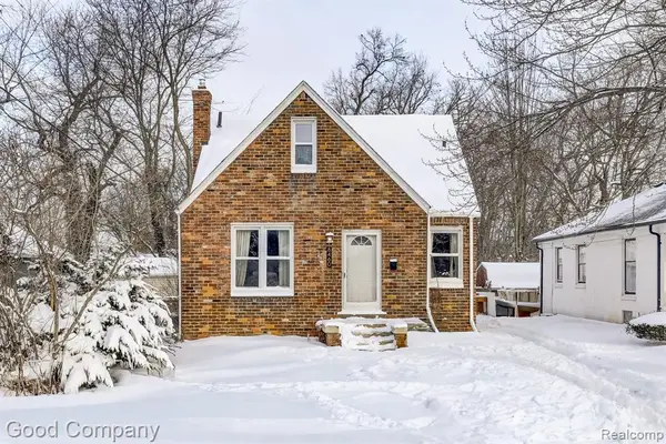 8460 Kenberton, Oak Park, MI 