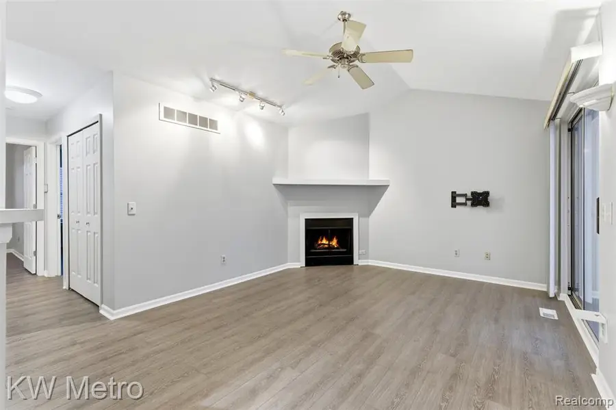 1563 N Bywood, Clawson, MI  - Image #2