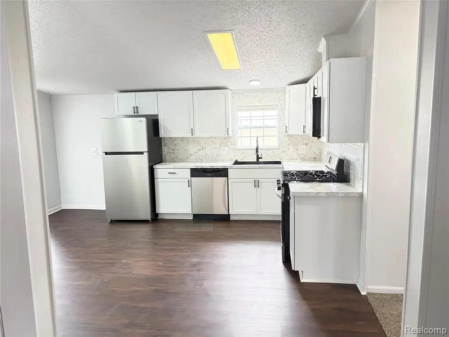 11312 N Lake, Fenton, MI  - Image #3