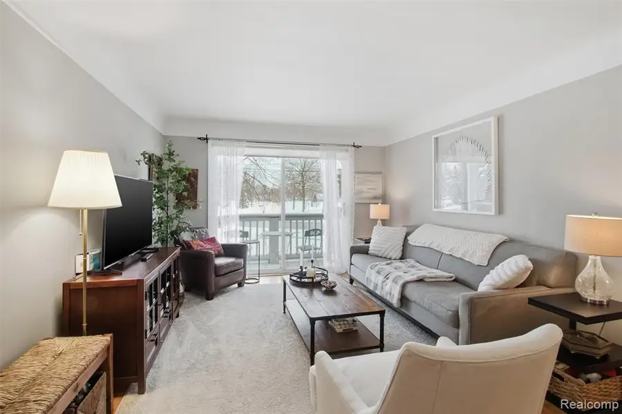 401 N Eton #4, Birmingham, MI  - Image #2