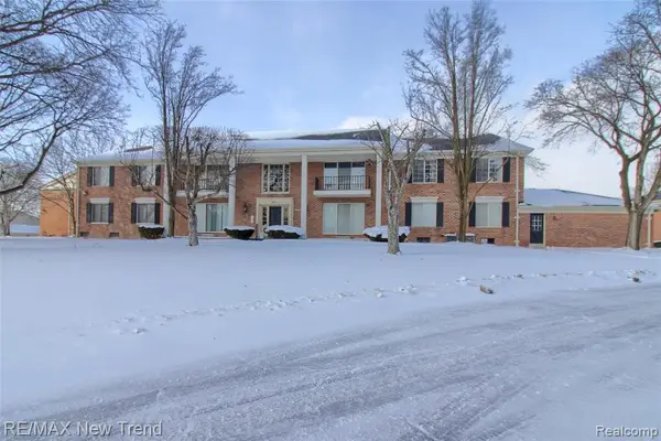 29624 Middlebelt #2902, Farmington, MI 