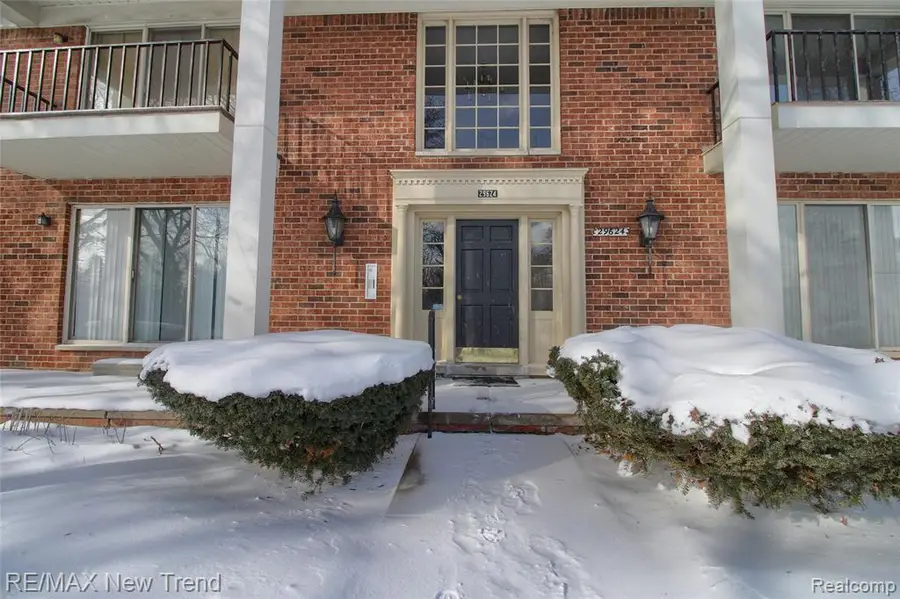 29624 Middlebelt #2902, Farmington, MI  - Image #3