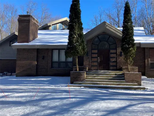 160 W Sherwood, Okemos, MI 