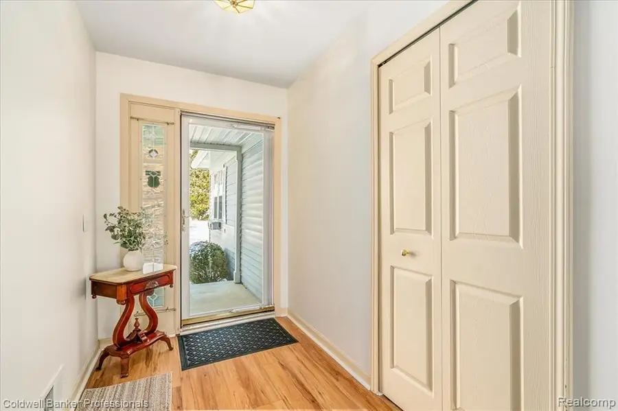 7984 Lake Crest, Ypsilanti, MI  - Image #3