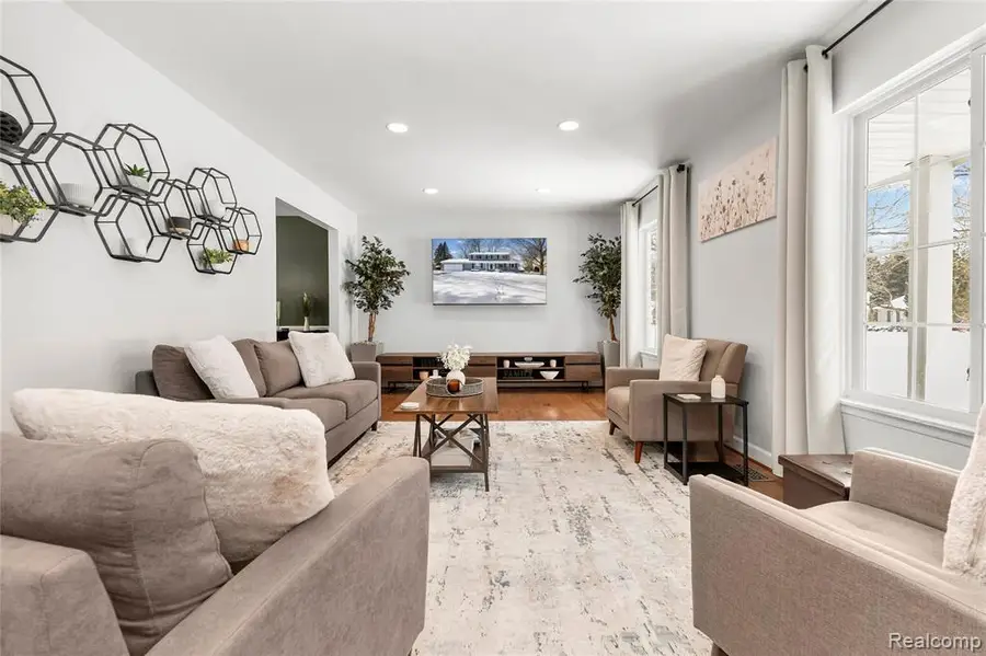1824 Hickory Bark, Bloomfield Hills, MI  - #3