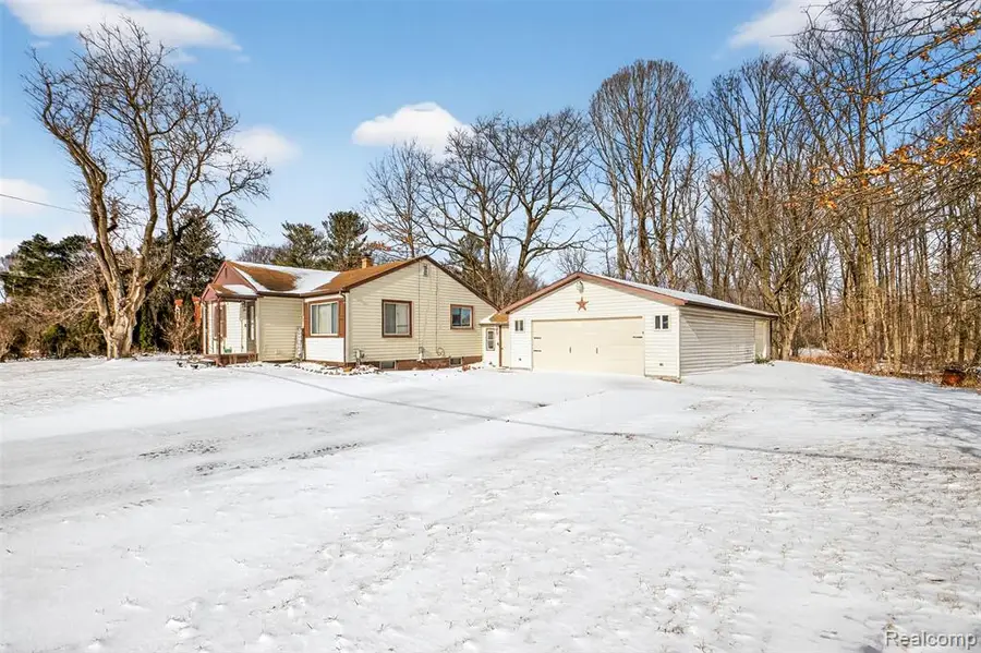 3241 Curtis, Birch Run, MI  - #2