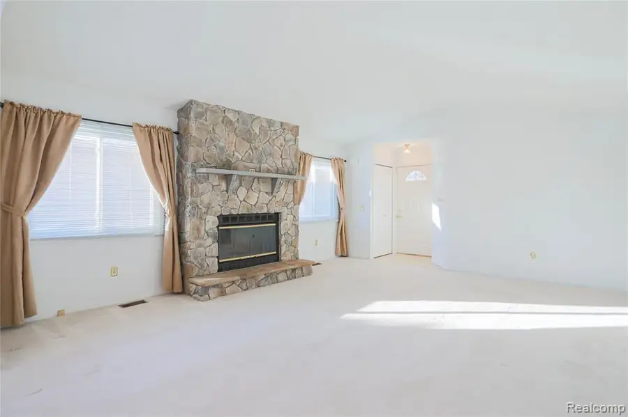 327 Mae, Romeo, MI  - Image #3