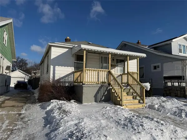 7377 Bernice, Center Line, MI 