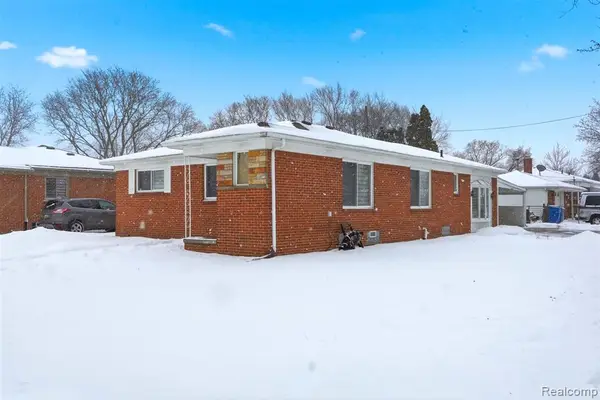 25961 Warrington, Dearborn Heights, MI 