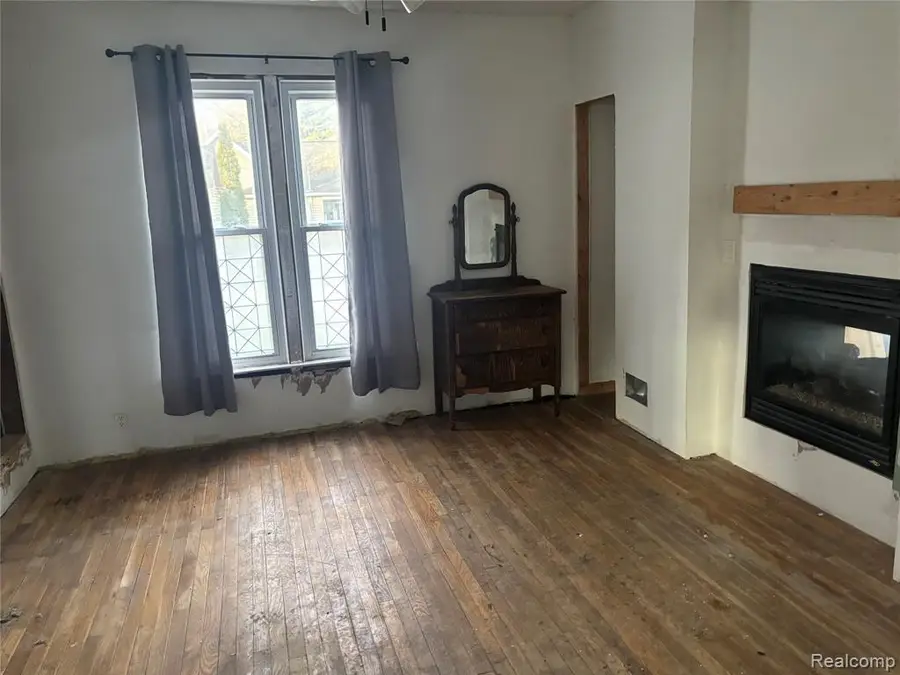 110 Oakland, Milford, MI  - Image #3