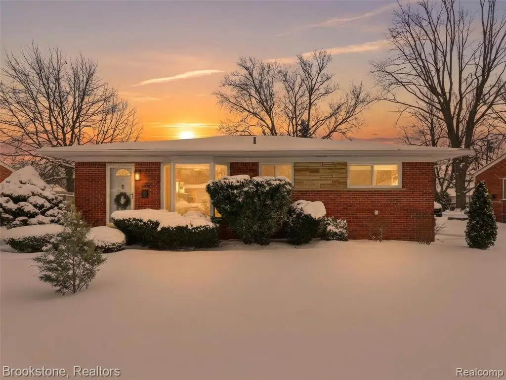 21128 Suffolk, Clinton Township, MI 48035 - #1