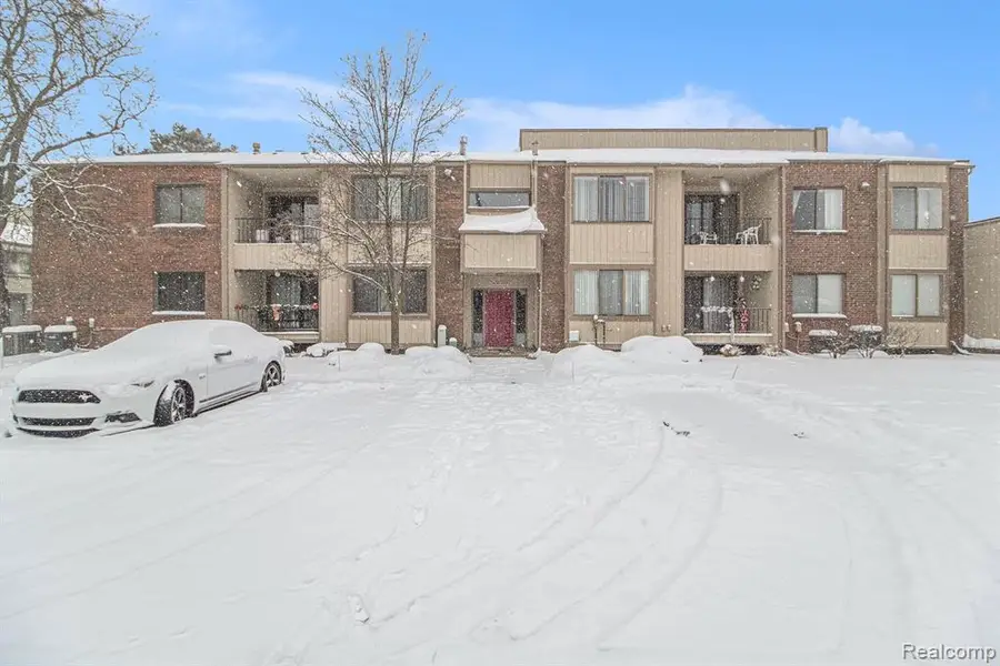 7408 Vassar #B, West Bloomfield, MI  - Image #2
