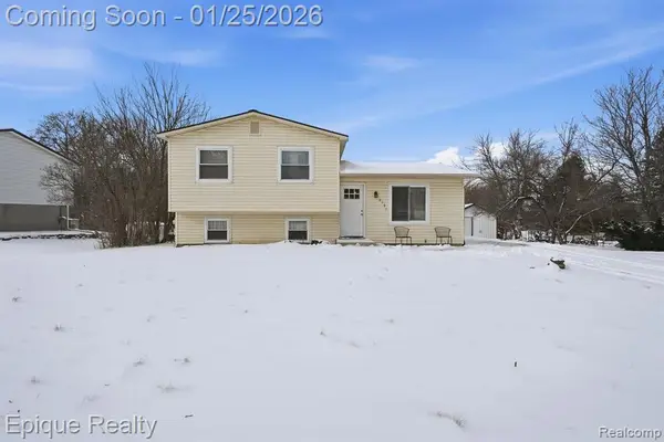 2191 Stonesthrow, Lapeer, MI 