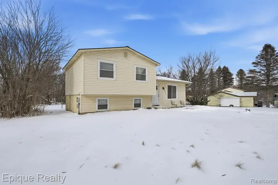 2191 Stonesthrow, Lapeer, MI 48446 - #3