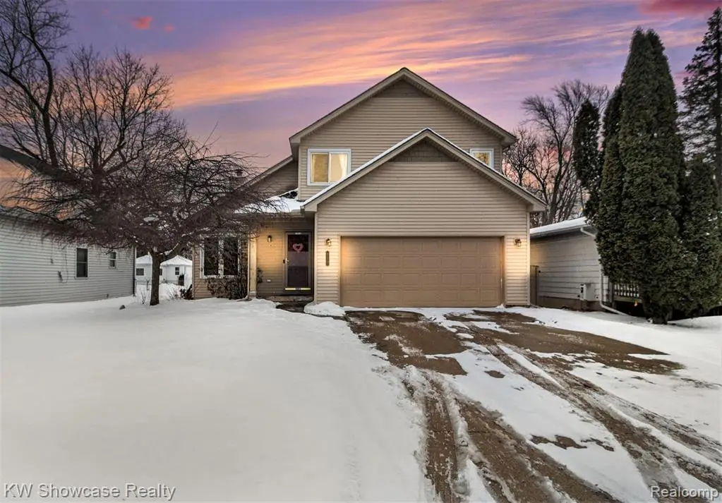 917 Iroquois, Waterford, MI  - #1