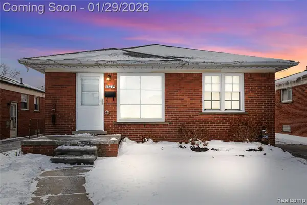 15219 University, Allen Park, MI 