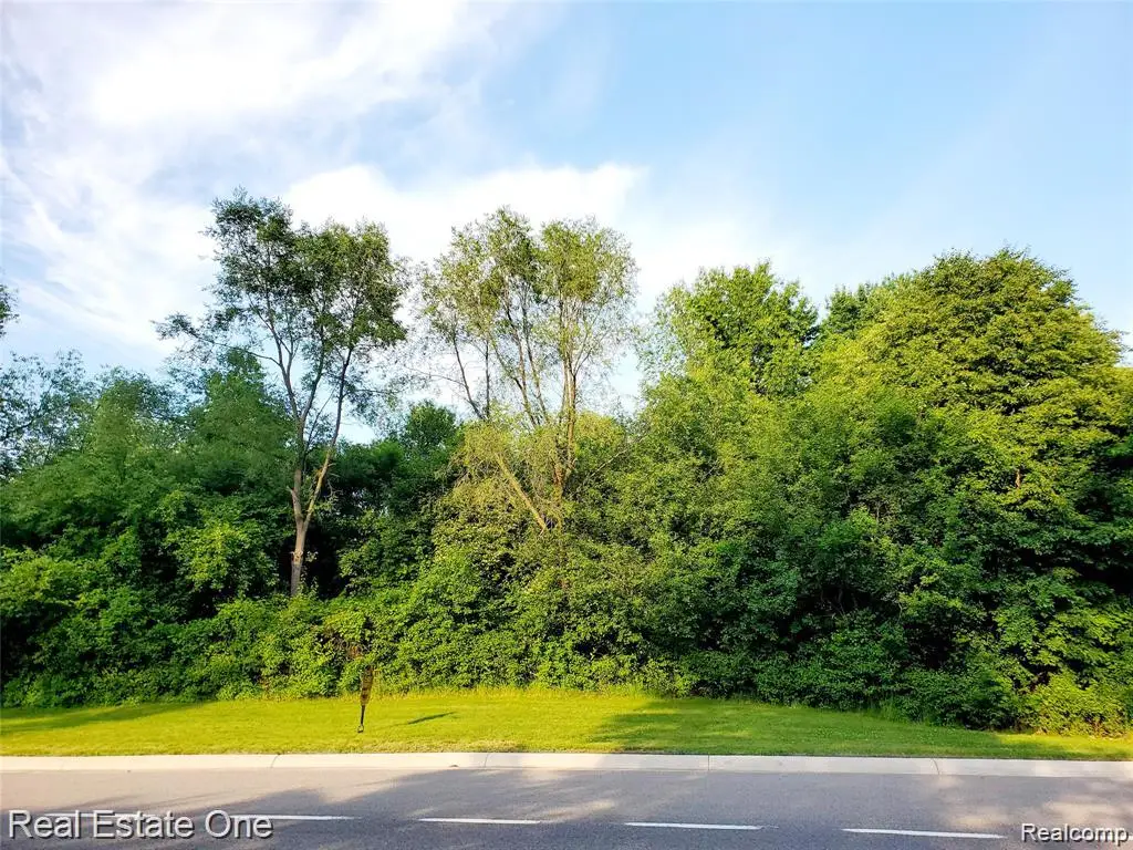 000 Adams, Troy, MI 48098 - #1