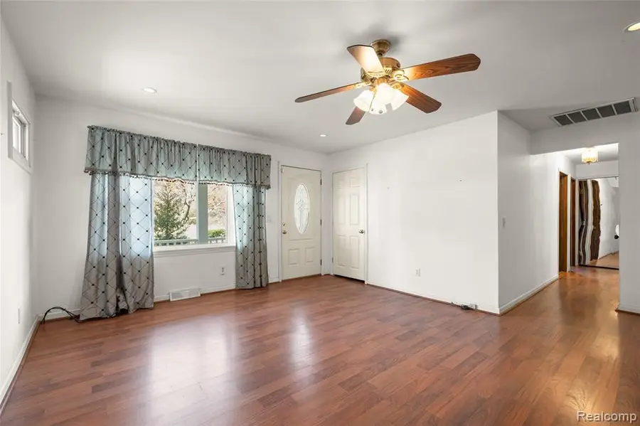 35855 Herman, Romulus, MI  - #3