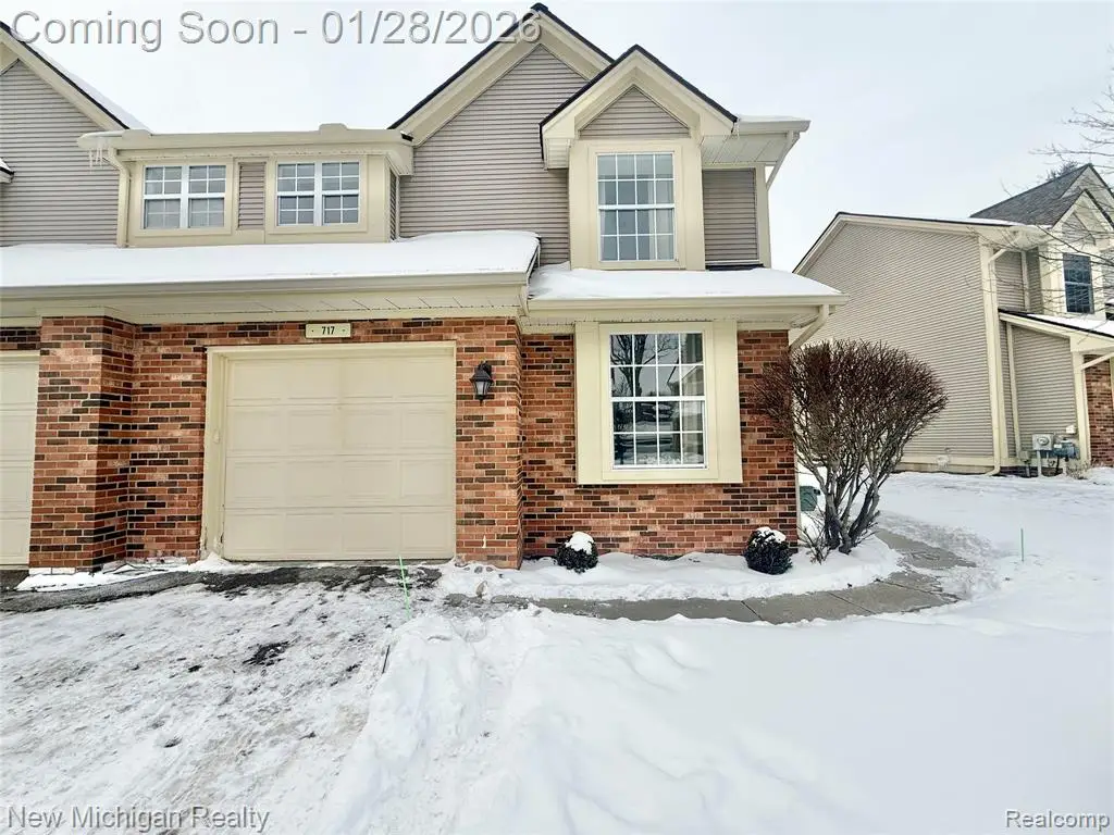 717 Whisperwood, Fenton, MI  - Image #1