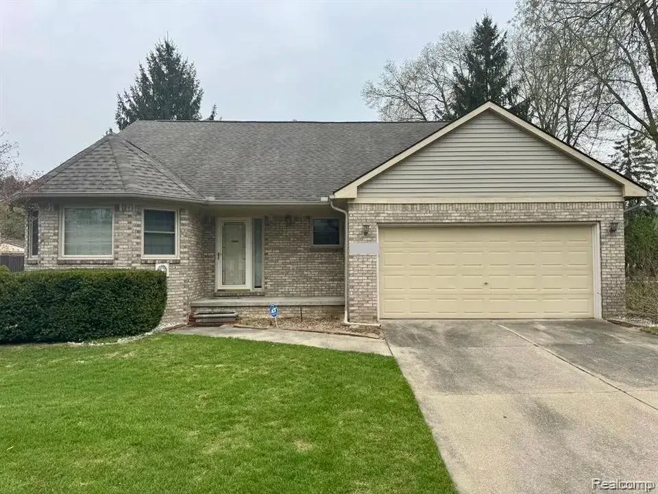 829 Hidden, Waterford, MI  - Image #1