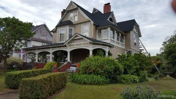 1905 Military, Port Huron, MI 