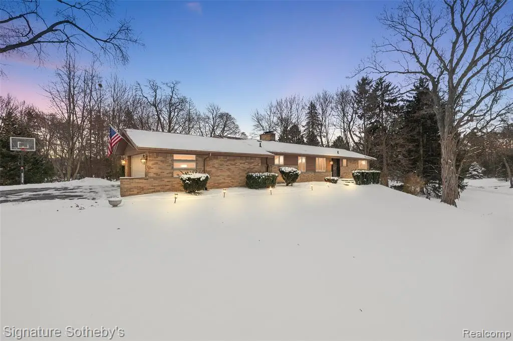 1420 Manderford, Bloomfield Hills, MI  - #1