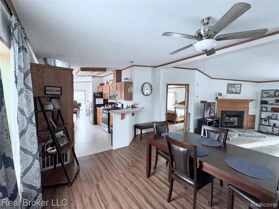 6054 Lapeer, Burton, MI  - #3