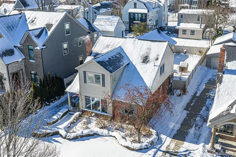 1592 Washington, Birmingham, MI  - Image #2