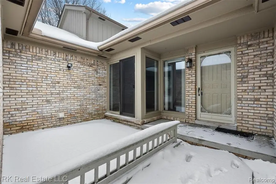 17763 E Kirkwood, Clinton Township, MI  - Image #3