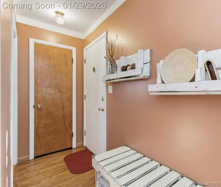 18527 Gaylord, Redford, MI  - Image #2