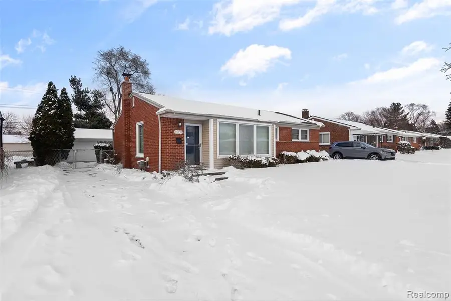 35236 Leon, Livonia, MI  - Image #2