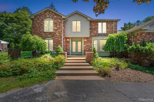 5353 W Bloomfield Lake, West Bloomfield, MI 