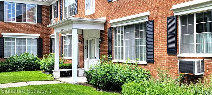 20870 Wildwood #221, Harper Woods, MI 48225 - Image #2