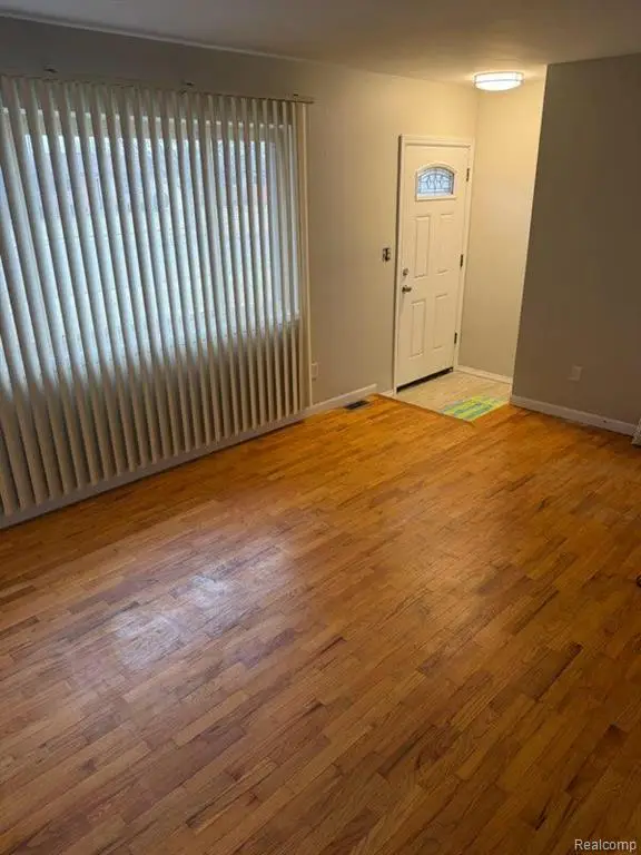 32852 Eiffel, Warren, MI  - Image #3