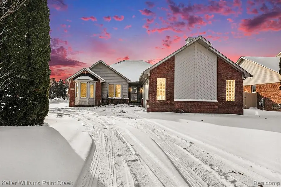 3090 Brysons Cove, Warren, MI  - Image #2