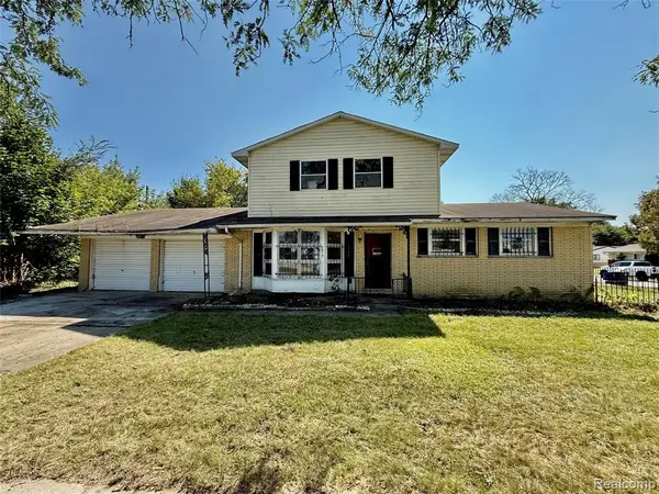 1015 W Carpenter, Flint, MI 